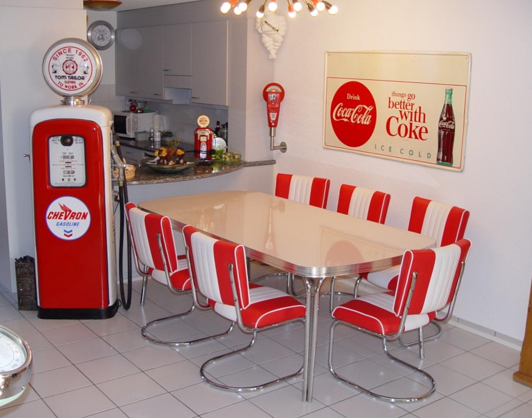 Kundengallery Bel Air Möbel Tanksäule Blechschild Coca Cola