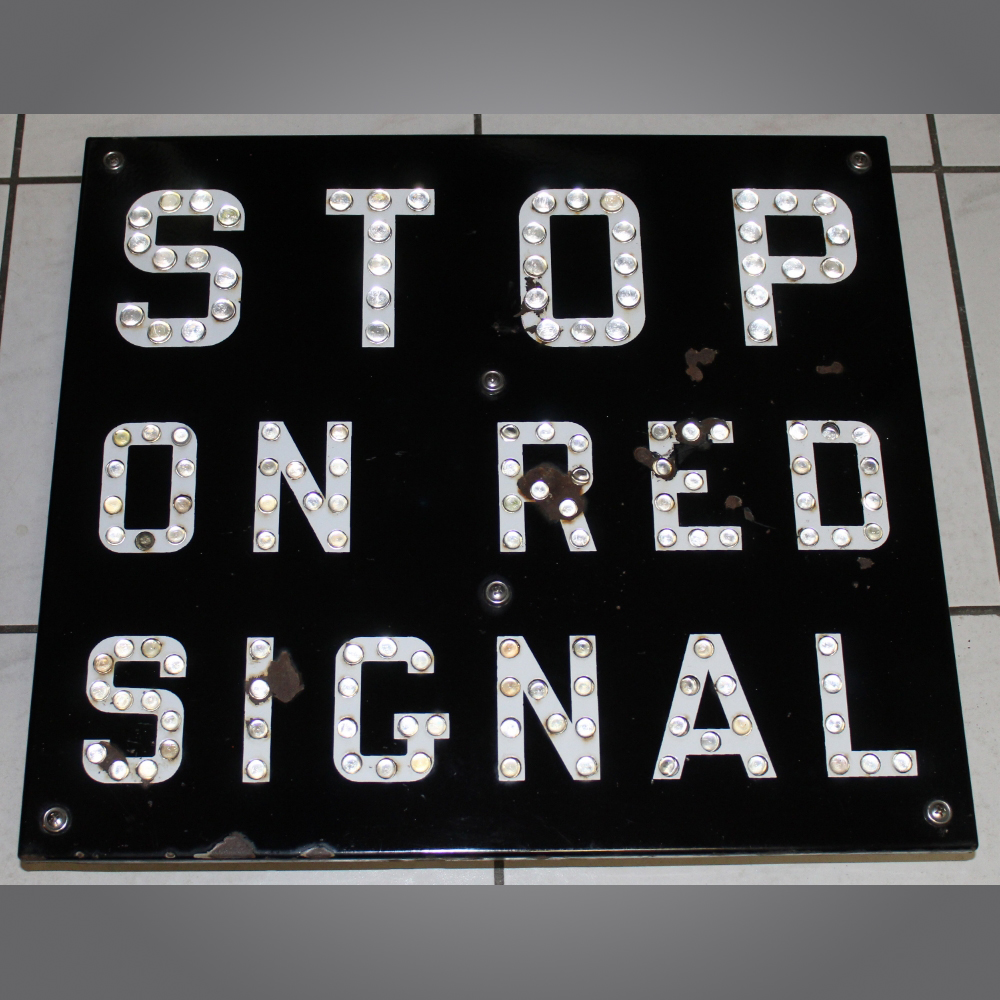 Stop-On-Red-Signal-Emailschild