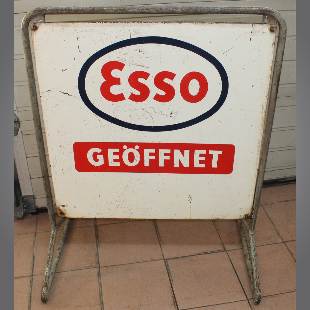 Esso-Geöffnet-Ständer