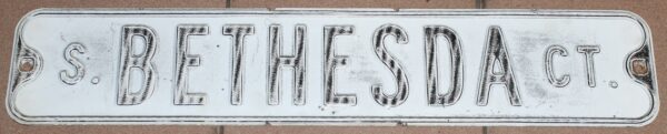 S Bethesda Ct Streetsign