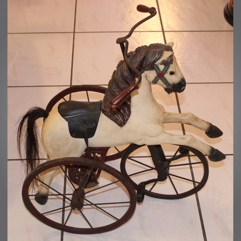 Pferd-Dreirad-Vintage