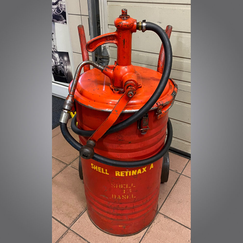 Oel-Fass-Pumpe-Rot-Shell