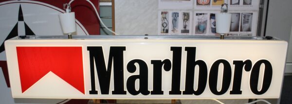 Marlboro Thekenleuchte 3