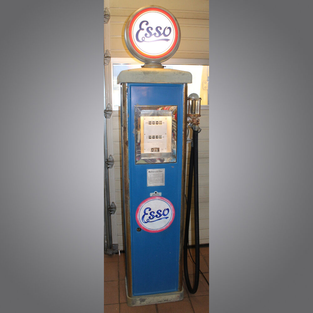 Esso-Brevo-Tanksäule