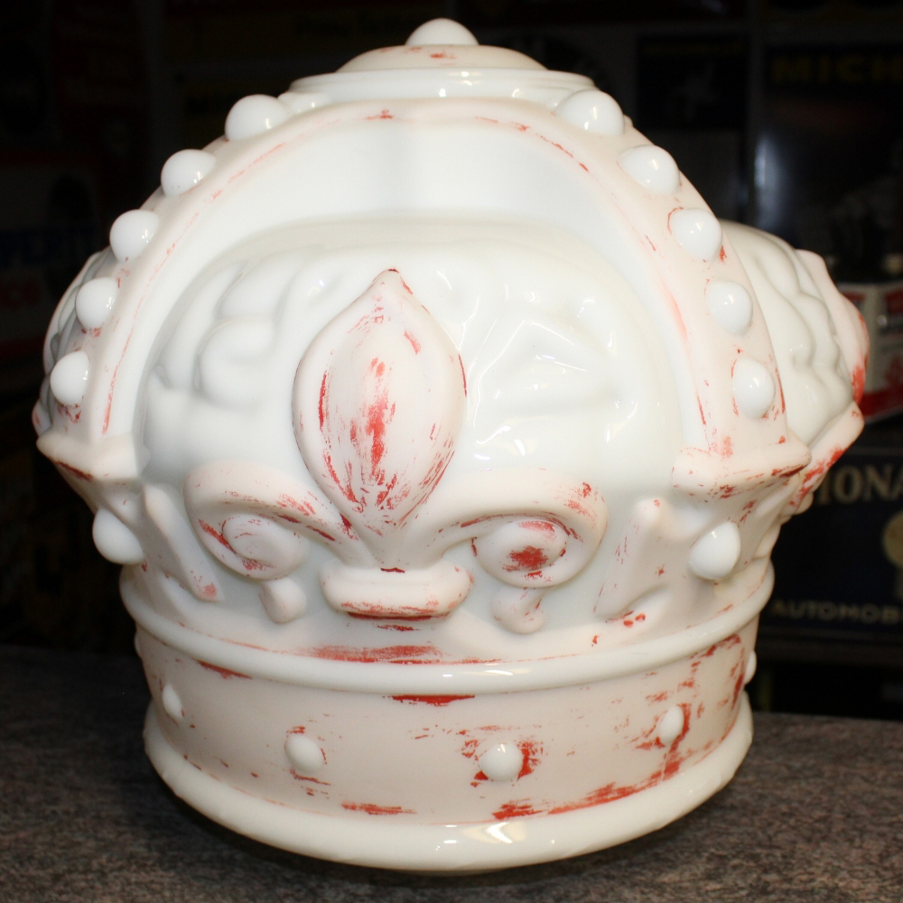 Red-Crown-Glas-Globe