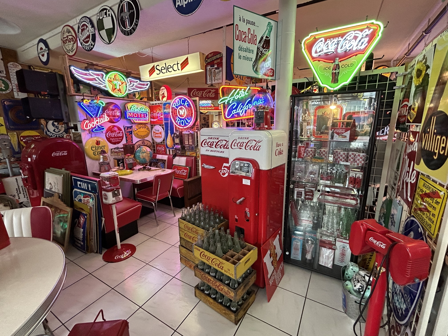 Showroom The Fifties Corner Juli 2026-1