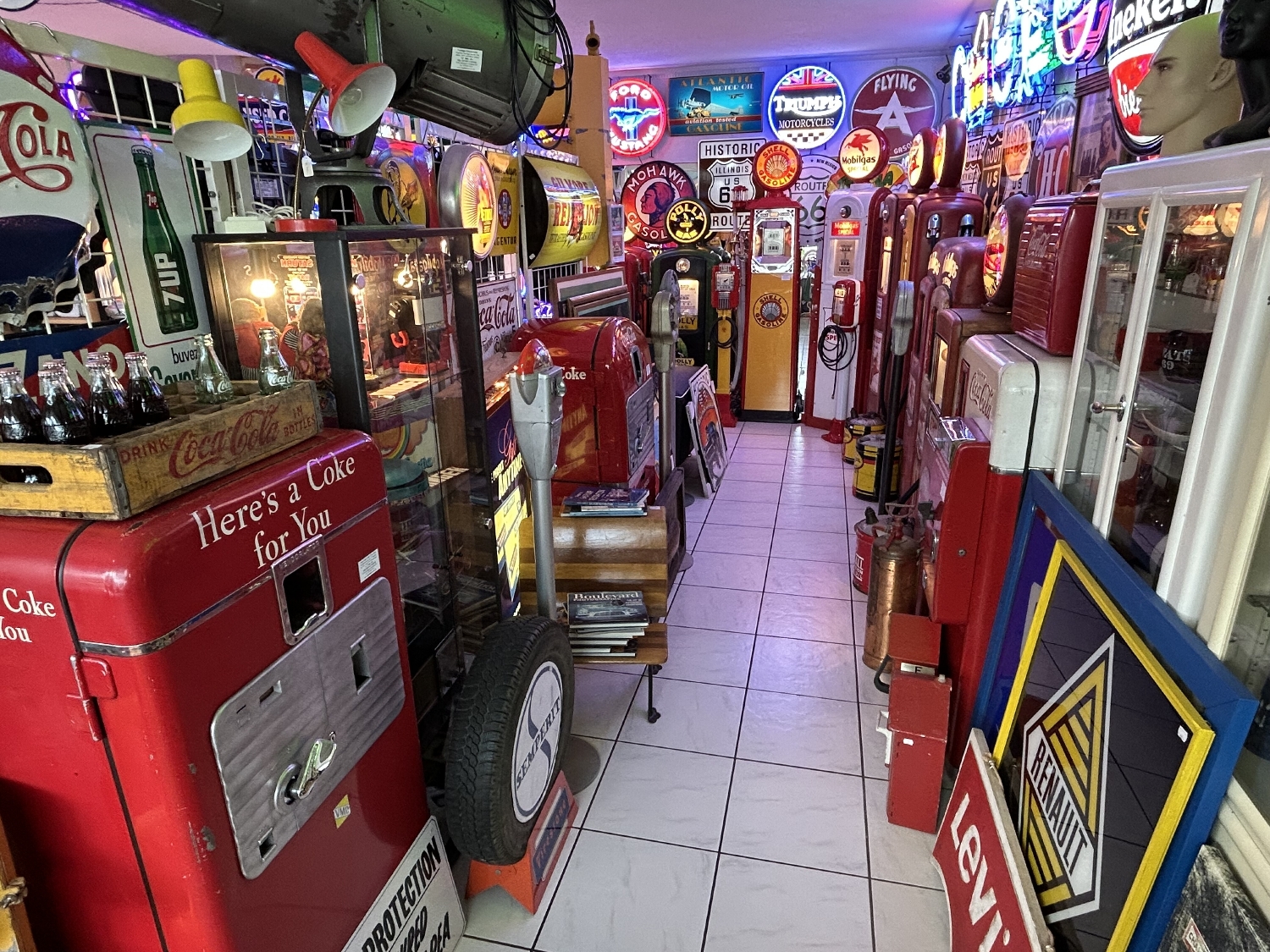 Showroom The Fifties Corner Juli 2026-3